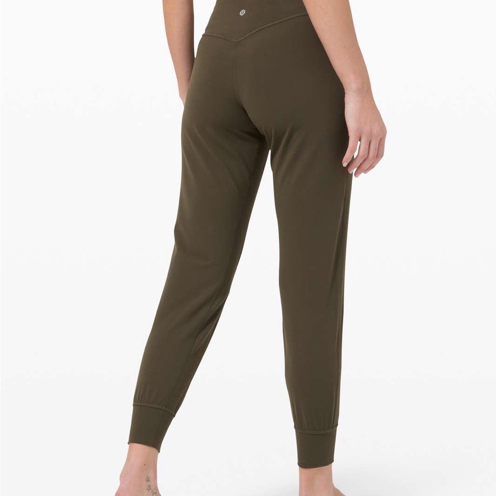 Lululemon Olive Green High-Waisted Align Joggers